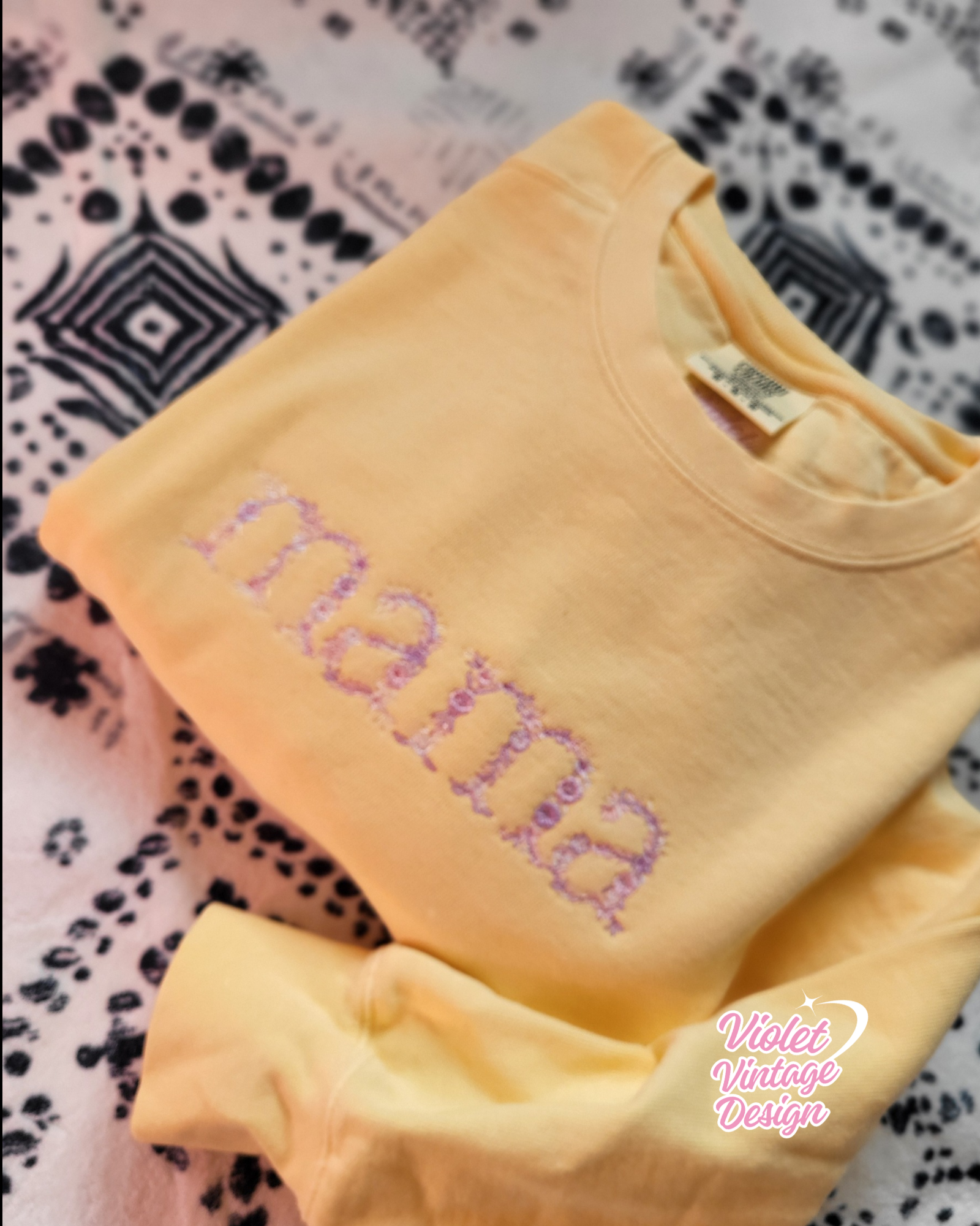 MAMA FLORAL EMBROIDERED PREMIUM CREWNECK